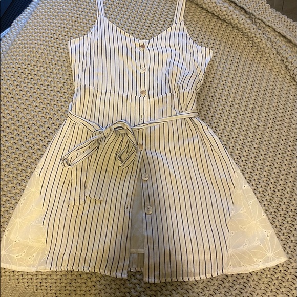 Sundress - Picture 2 of 7